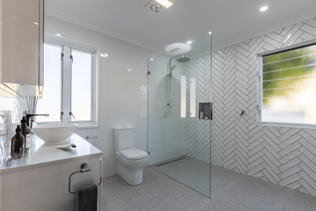 Spacious Bathroom | Renovare